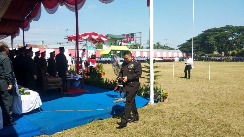 Waw….Bawa Kamera Keliaran Pada Upacara Bendera, Kasat Lantas Sergai Jadi Gunjingan