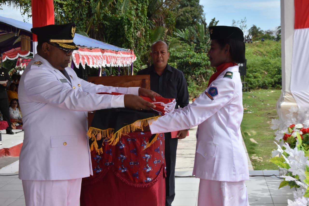 Pemkab dan Masyarakat Sorsel  Gelar Upacara Peringati HUT RI Ke 74