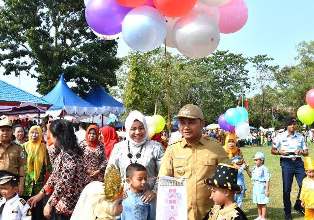 Peringati Hari Anak Nasional, Bupati Tapteng beserta Bunda PAUD Ajak Jaga dan Bahagiakan Anak