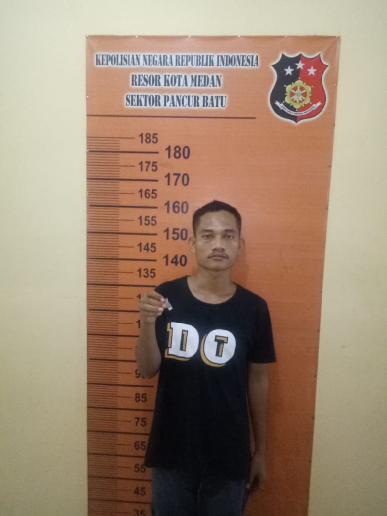 Dikibusi Warga Bawa Sabu ke Warung Nasi, Riki Ditangkap Polsek Pancur Batu