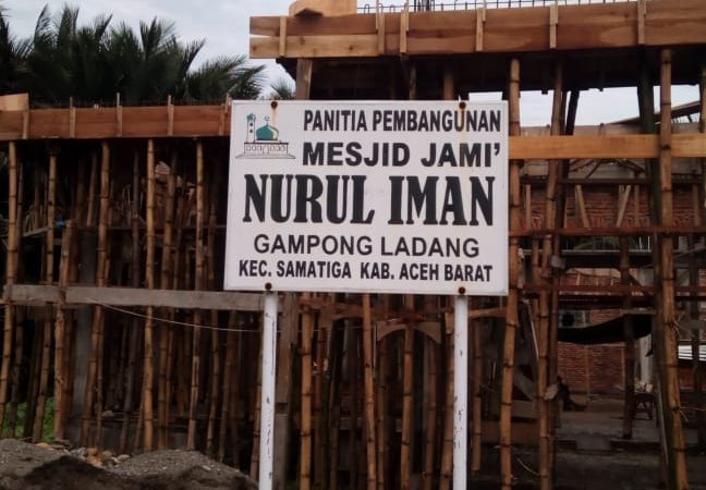 Masyarakat Gampong Ladang Gotong-royong Bangun Masjid