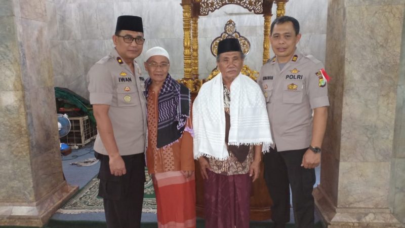 Kapolsek Batu Ceper dan Jajaran Melaksanakan Kegiatan Sholat Dzuhur Berjamaah