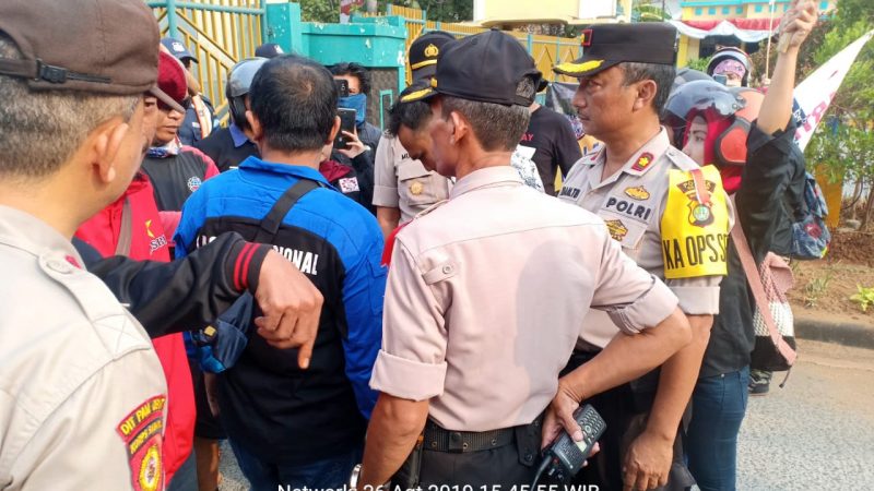 110 Massa Buruh dari Gerakan Buruh Jakarta Aksi UU 13 Tahun 2003