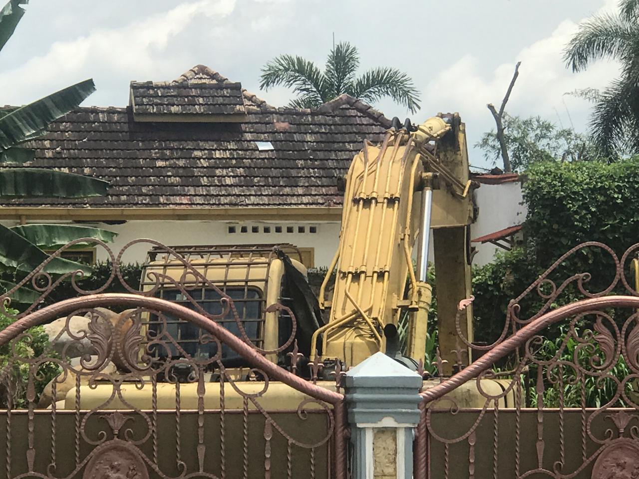 ILAJ Instruksikan Hefriansyah Tutup Gudang Alat Berat di Jl. Volley Siantar
