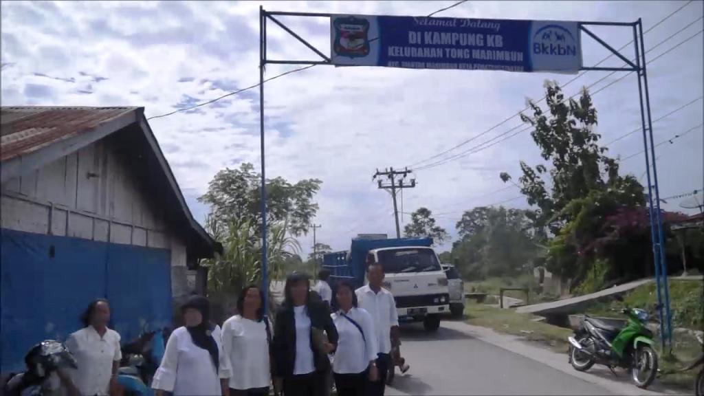 Walikota Siantar Tanam Pohon Bersama Warga Tong Marimbun