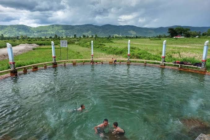 Bupati Tapanuli Utara  Nikson Nababan Bersedia Memediasi Permasalahan Di Air Soda Taput