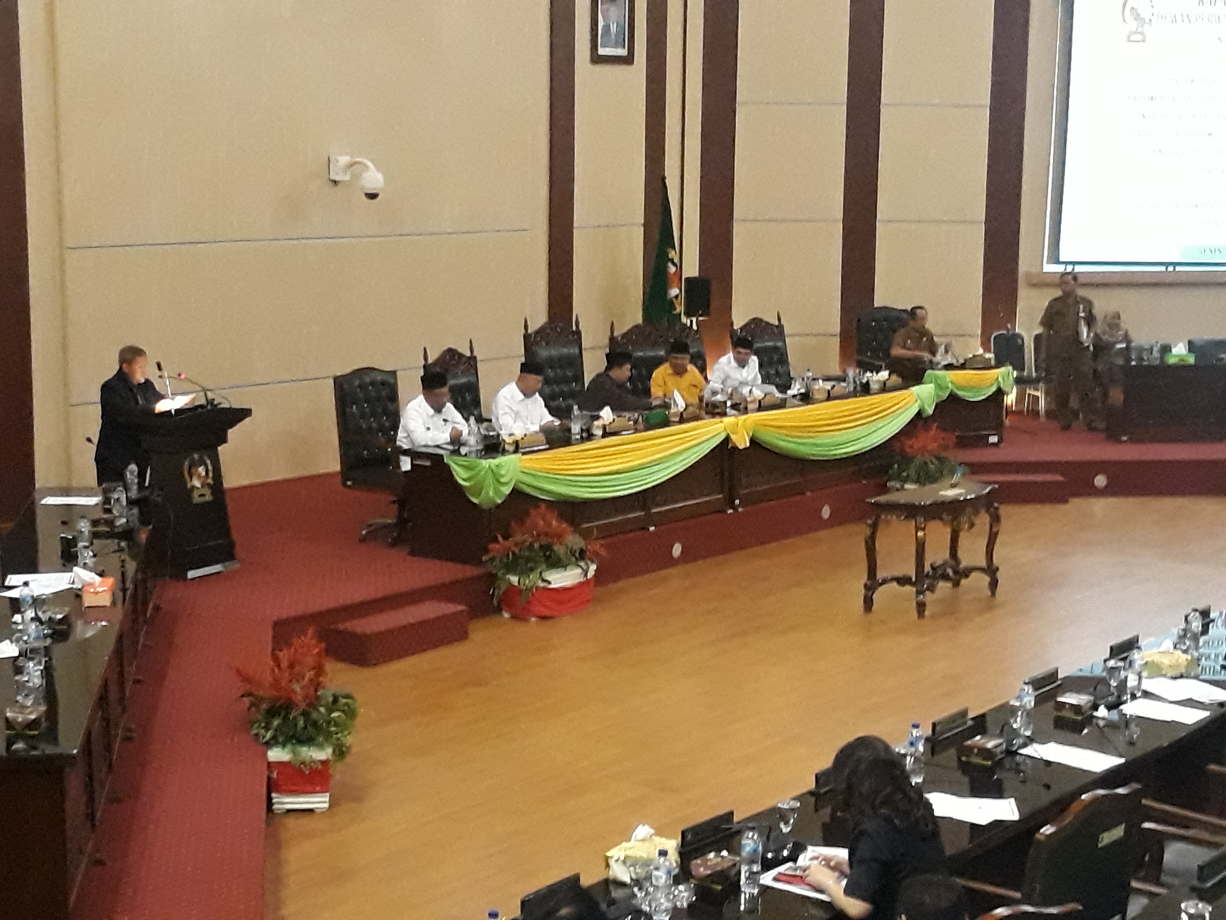 Tak Kuorum, Perda PUD Pasar Batal Disahkan