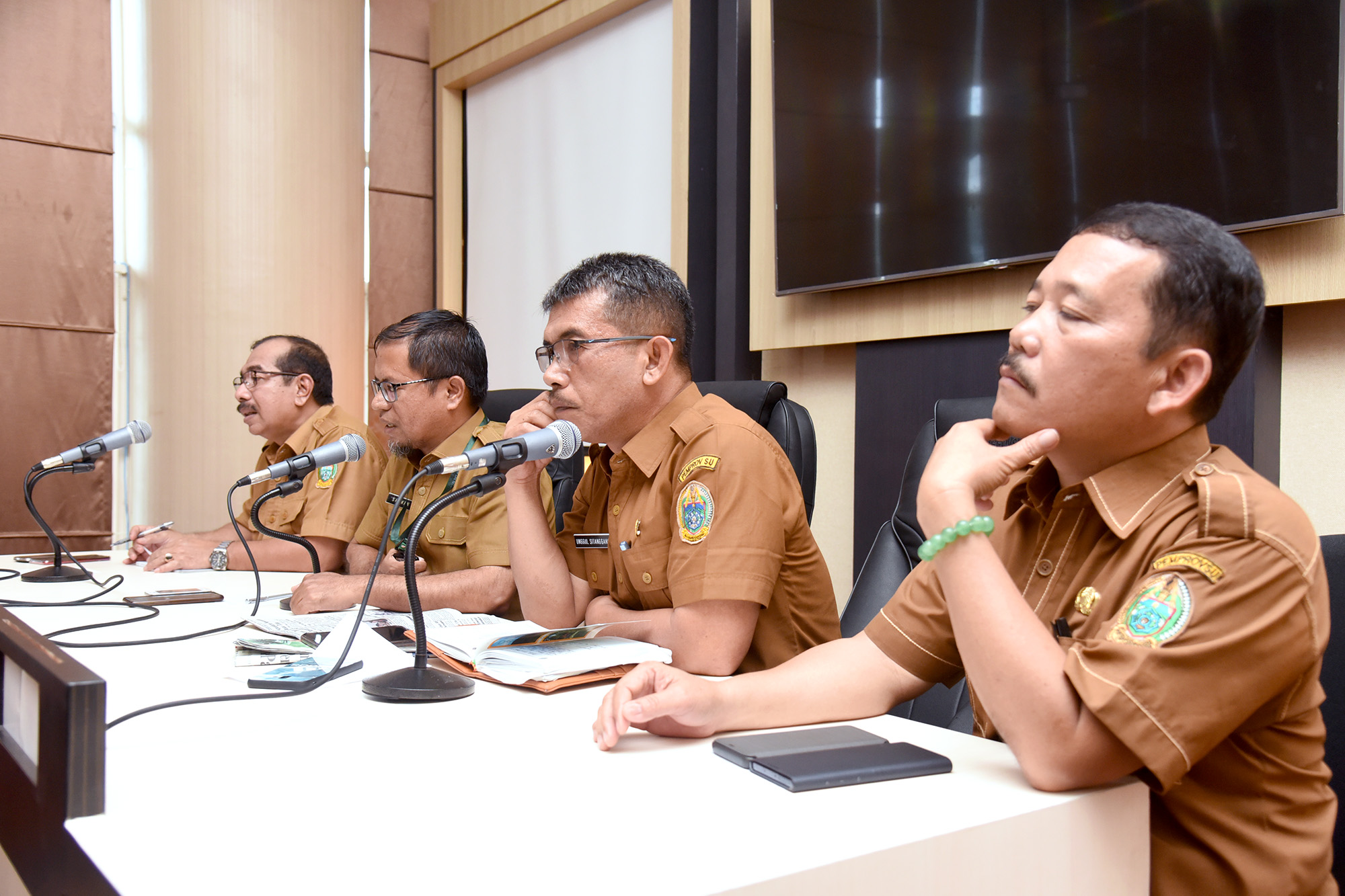 Wisata Halal  Danau Toba Tidak Larang Babi
