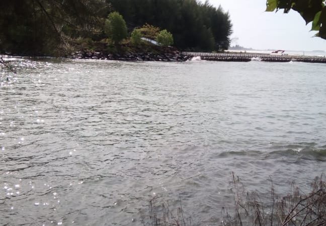 Muara  Pantai Kuala Bubon Ramai Dikunjungi Penghobi Mancing