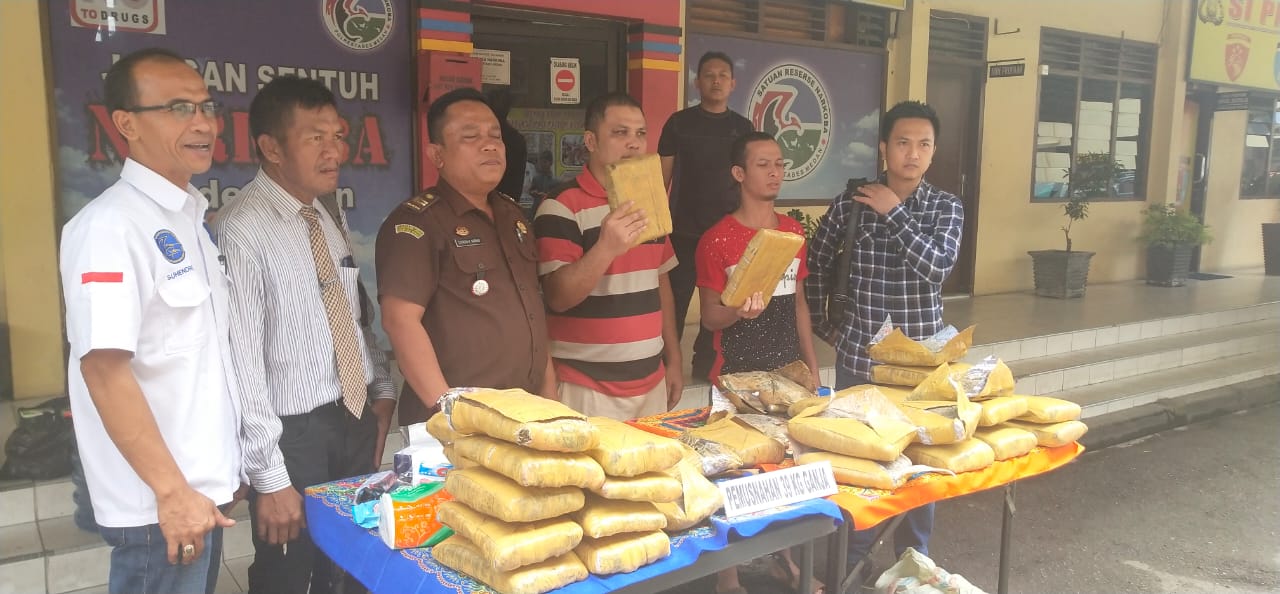 Polrestabes Medan Bau Asap Ganja