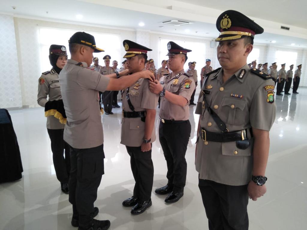 Kapolres Metro Jakarta Pusat Pimpin Sertijab Kapolsek Johar Baru