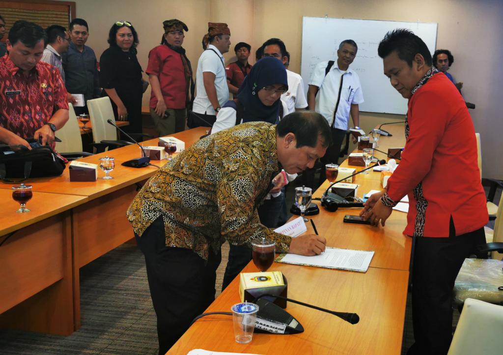 Bupati Karo Tandatangani SKB Bentuk Komitmen Jalan Alternatif