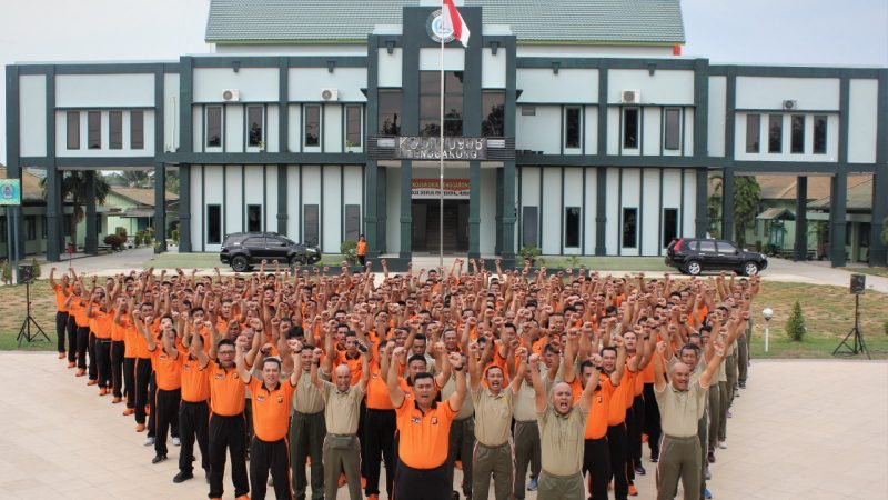 Ratusan Personil Polres Kukar dan Kodim 0906 Tenggarong Olahraga Bersama