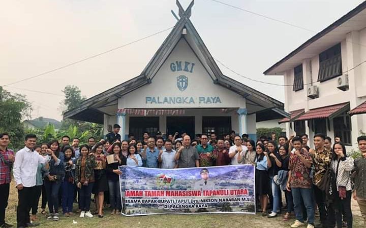 Bupati Taput Ramah-Tamah Dengan Mahasiswa dan Perantau di Palangkaraya