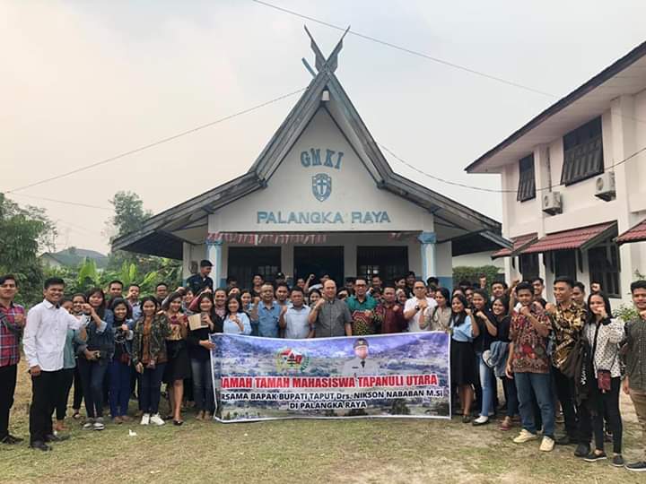 Bupati Taput Ramah-Tamah Dengan Mahasiswa dan Perantau di Palangkaraya