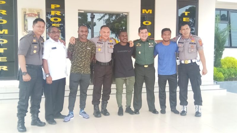 Sejumlah Pemuda Papua Ngopi Bareng Di Polres Langsa