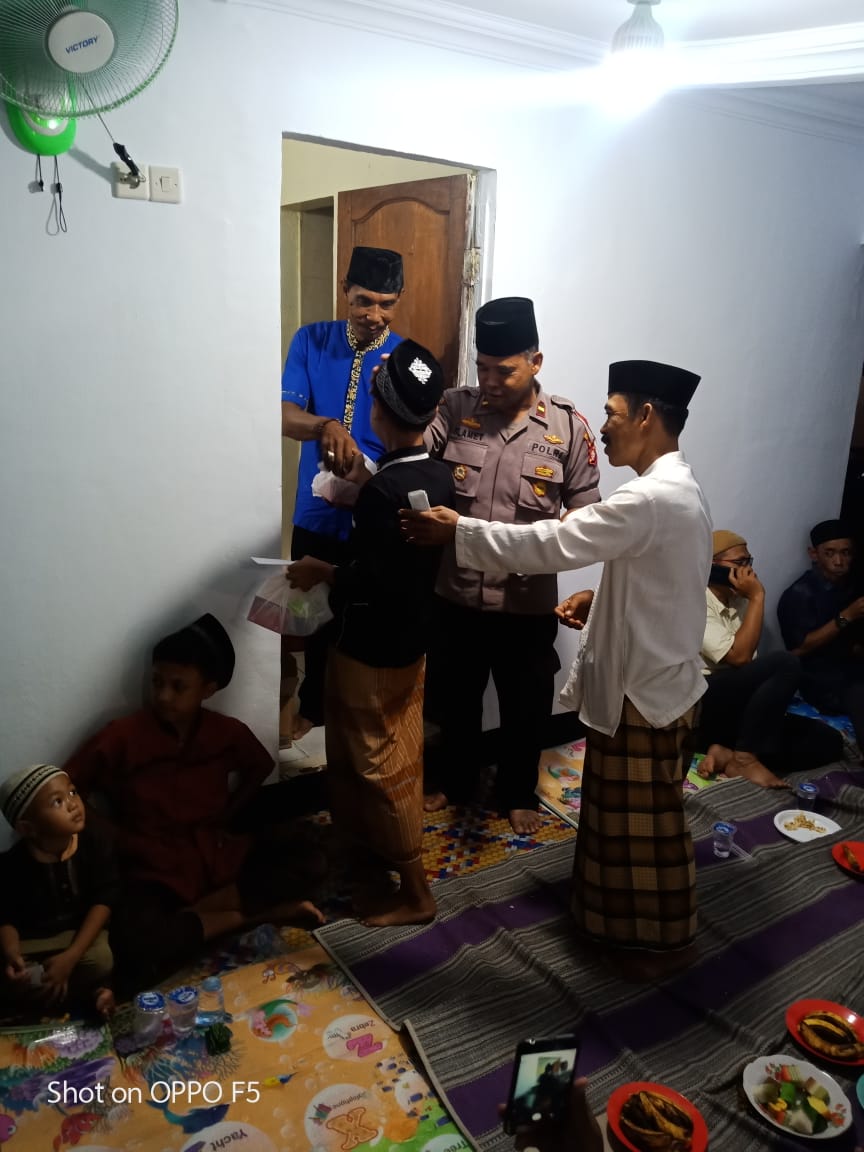 Polsek Metro Penjaringan Santuni Anak Yatim Piatu di Polsubsektor Kapuk Muara