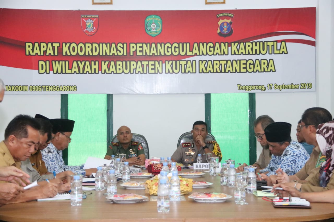 Kapolres Kukar Bersama Dandim 0906/Tgr Pimpin Rakor Penanggulangan Karhutla di Makodim Tenggarong