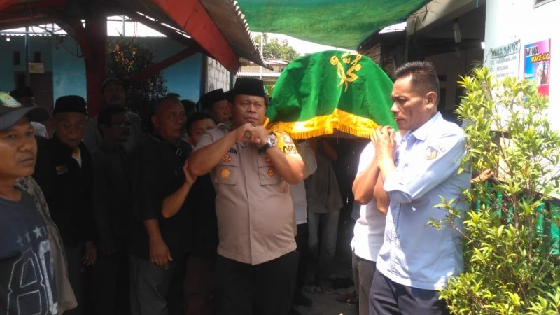 Kapolsek Neglasari Melaksanakan Takziah di kediaman Almarhum Mantan RW. Bpk.Marsan Alias Gandok