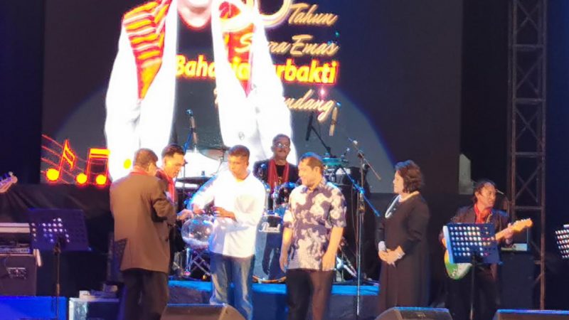 Bupati Karo dan Danbrigif 7/RR Nobar 50 Tahun Suara ‘Emas’ Bahagia Surbakti
