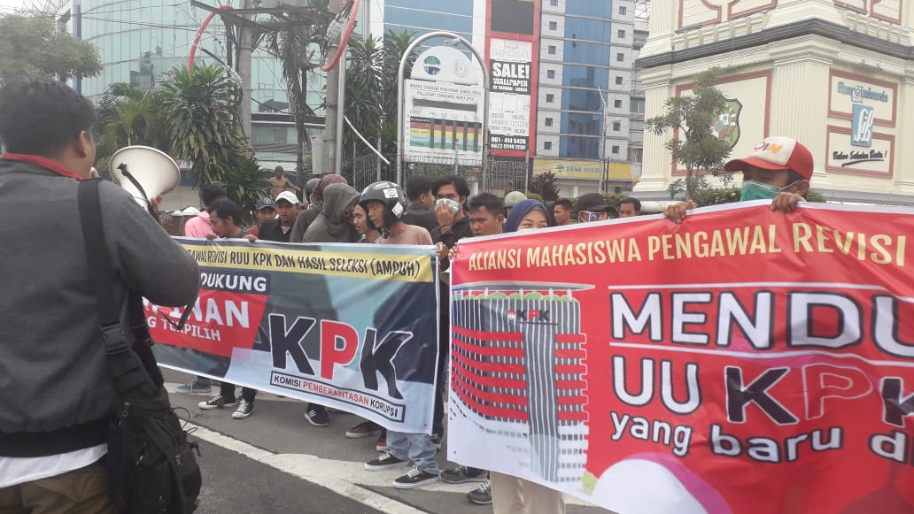 Mahasiswa Sumut Pengawal Revisi UU KPK Aksi Dukung Komisioner Terpilih