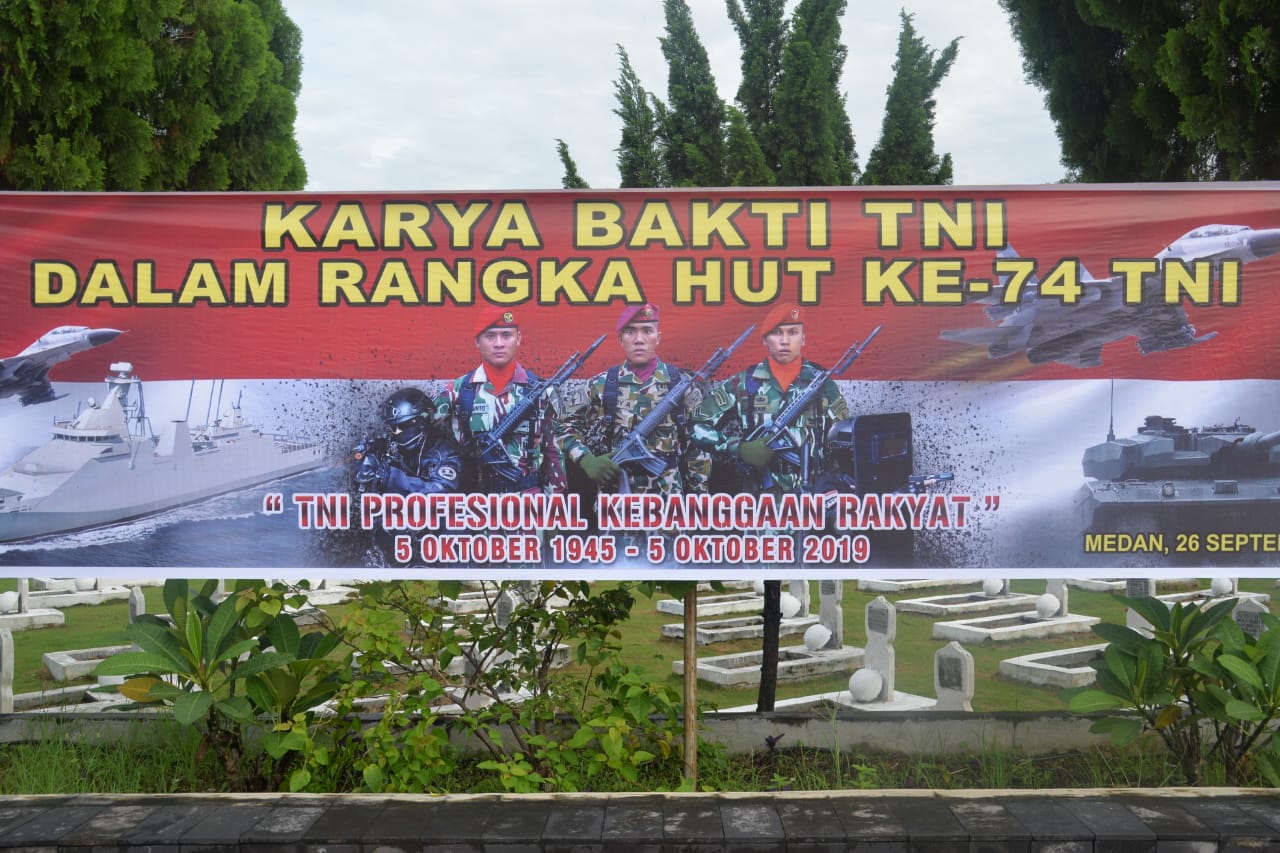 Hormati Jasa Para Pahlawan, Prajurit TNI Wilayah Medan Gelar Karya Bakti Bersihkan Taman Makam Pahlawan Bukit Barisan