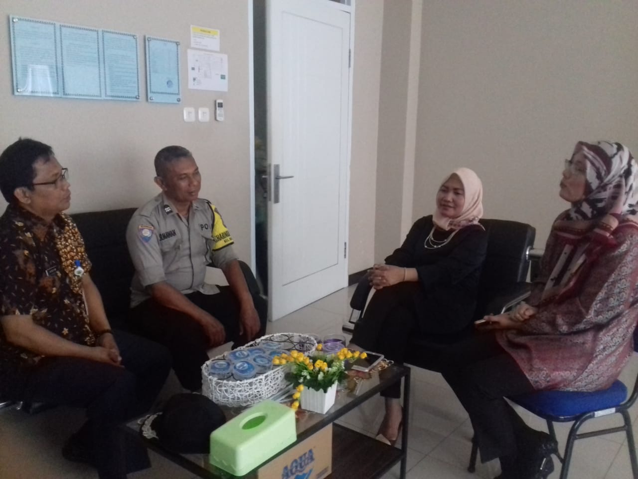 Bhabinkamtibmas Kelurahan Margasari Aiptu Darmawan Bersama Lurah Margasari Melaksanakan Kegiatan Sambang ke STMIK GLOBAL DAN STIKES Jln.Raya Arya Santika Margasari