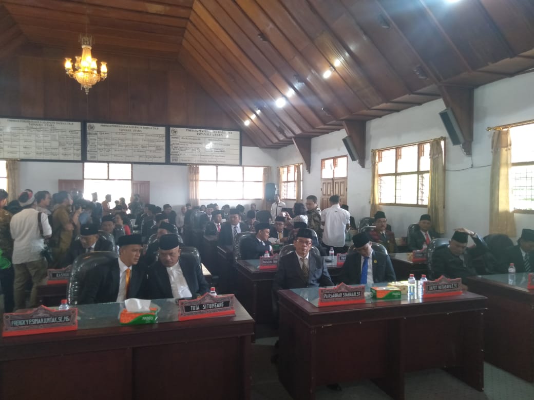35 Anggota DPRD Ambil Sumpah di Taput