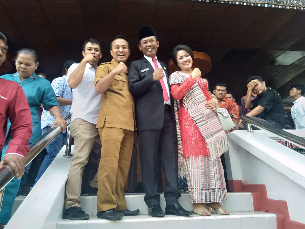 Aripin Rudi Nababan Dilantik Jadi DPRD Taput Periode 2019-2024