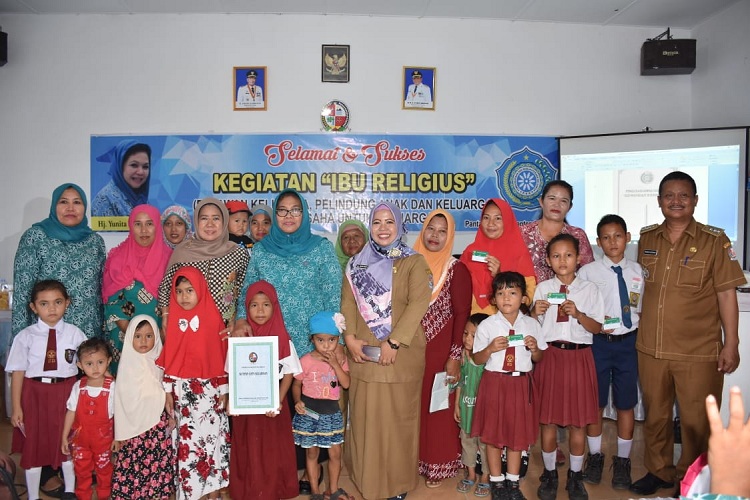 Ny. Hj Sri Pepeni Yusuf Siregar Sosialisasikan Program “IBU Religius” di Kecamatan Pantai Labu