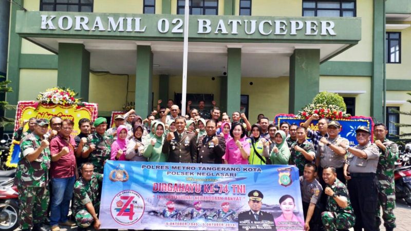 HUT TNI ke 74 Tahun, Kapolsek Neglasari dan Jajaran Kunjungi Koramil 02 Batuceper