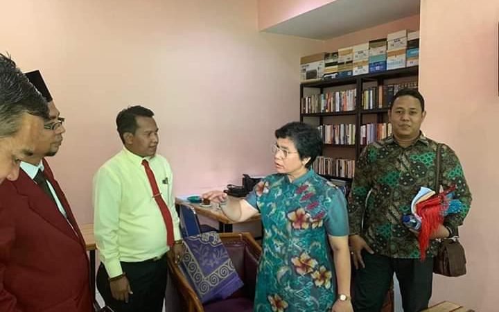 Wakil Ketua KPK, Lili Pintauli Kunjungi Biro Bantuan Hukum UISU