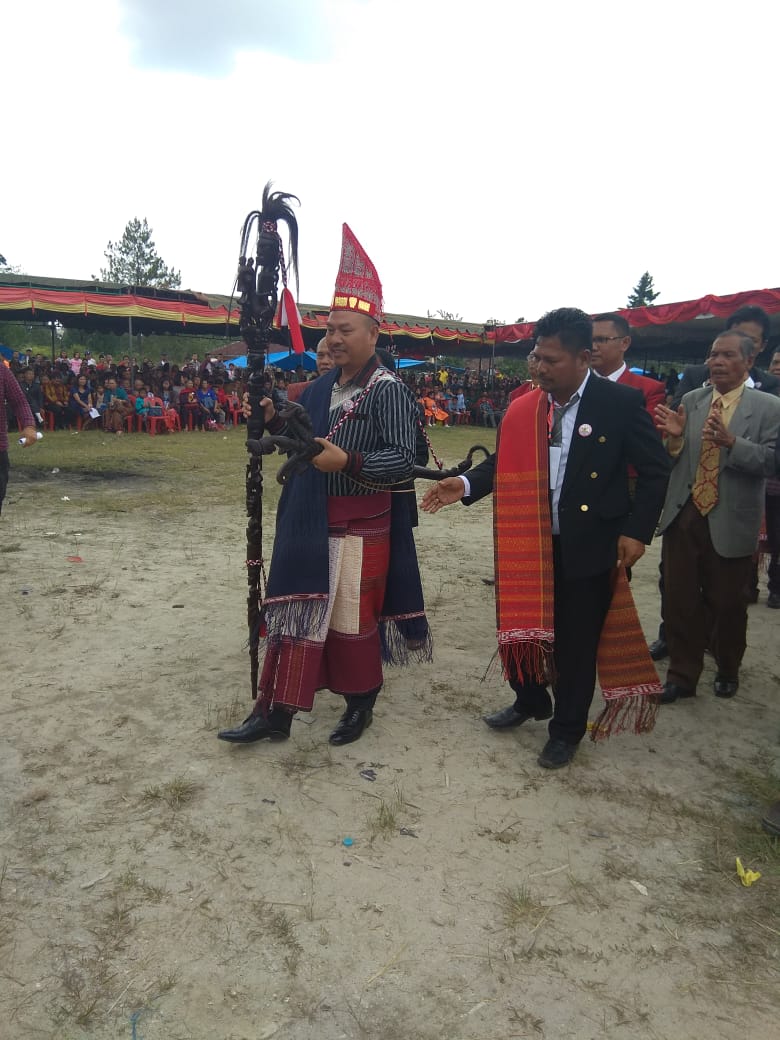 Nikson Nababan Dapat Tunggal Panaluan,Piso Halasan Saat Partangiangan Borsak Mangatasi Se-Tapanuli Raya