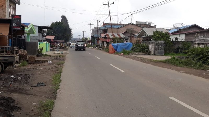 Terancam Tumbang, Warga Minta PLN Ganti Tiang Listrik