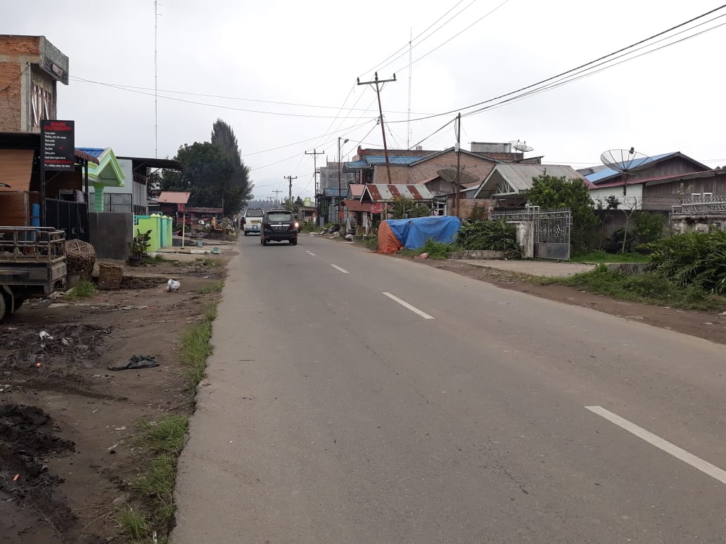 Terancam Tumbang, Warga Minta PLN Ganti Tiang Listrik