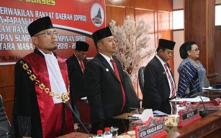 Bupati Taput Hadiri Pengambilan Sumpah/Janji Pimpinan DPRD