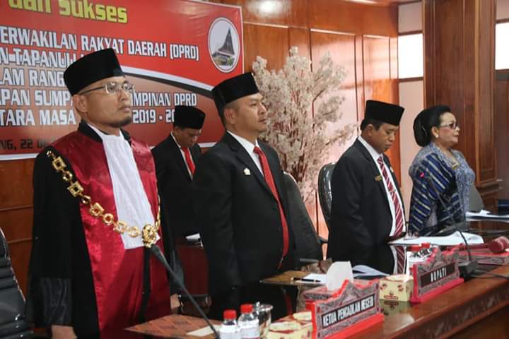 Bupati Taput Hadiri Pengambilan Sumpah/Janji Pimpinan DPRD