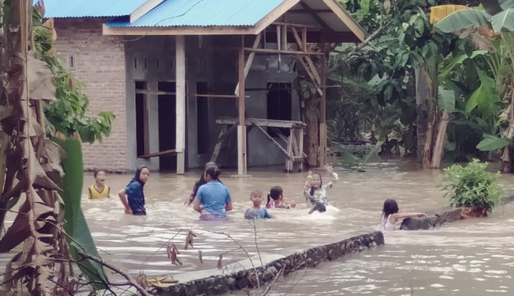 Banjir Menimpa Kampung Halaman, Bupati Batu bara Dinilai Abai
