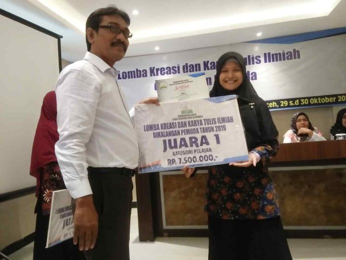 Siswi SMAN I Matangkuli Juara LKKTI Tingkat Propinsi Aceh