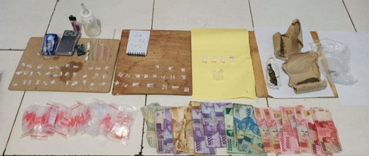 Simpan Siputih dan Daun Kering, 3 Wanita dan 1 Pria Diangkut Polsek Mardinding