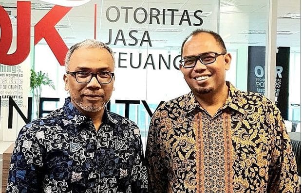 Fineoz Serahkan Tanda Pencatatan Perusaahaan ke OJK