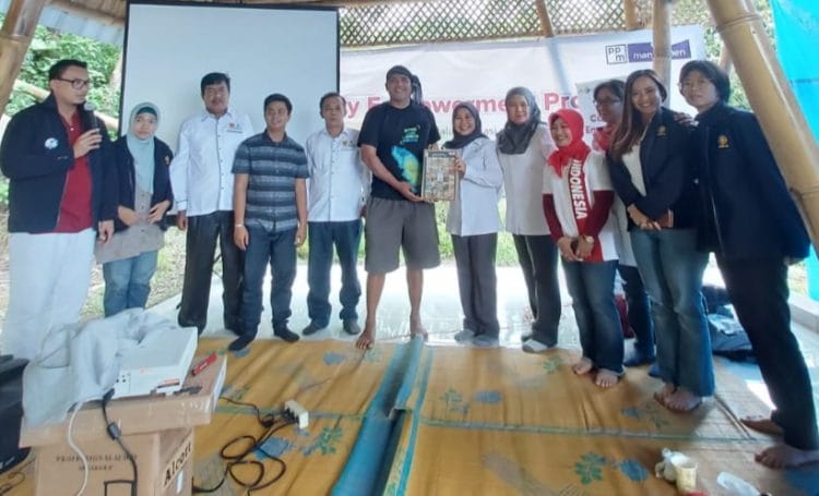 PGN Serahkan CSR ke Desa Silimalombu Samosir