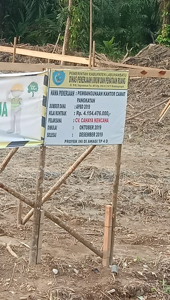 Dump Truk Proyek Pembangunan Kantor Camat Resahkan Warga