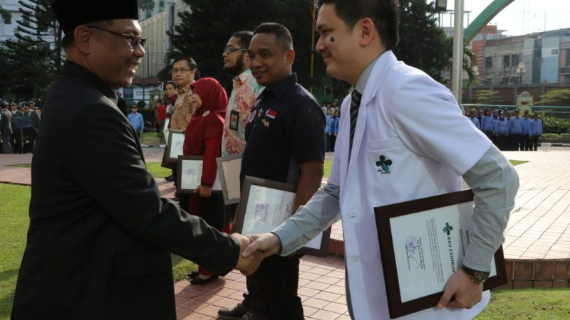 Plt Wali Kota Pimpin Upacara Hari Pahlawan di Balai Kota Medan