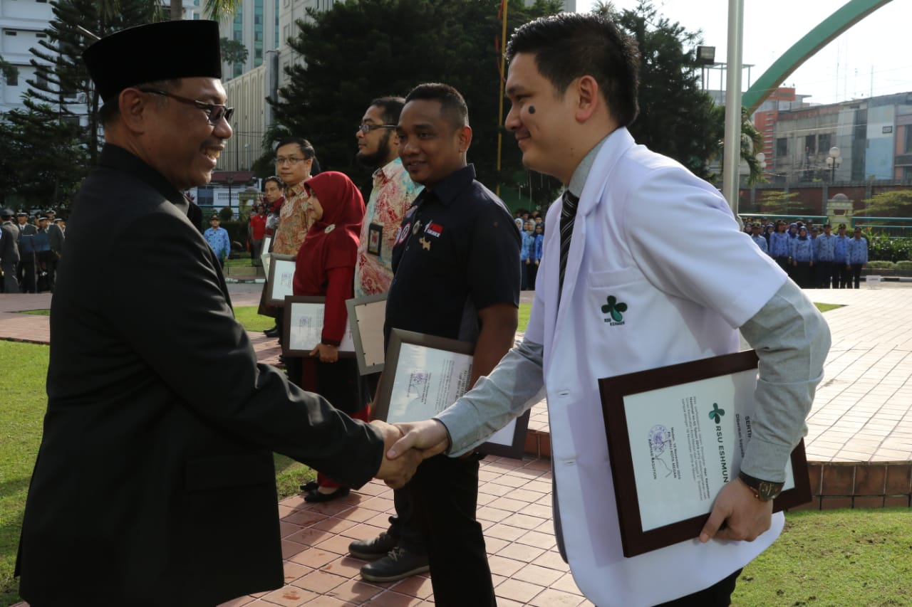 Plt Wali Kota Pimpin Upacara Hari Pahlawan di Balai Kota Medan