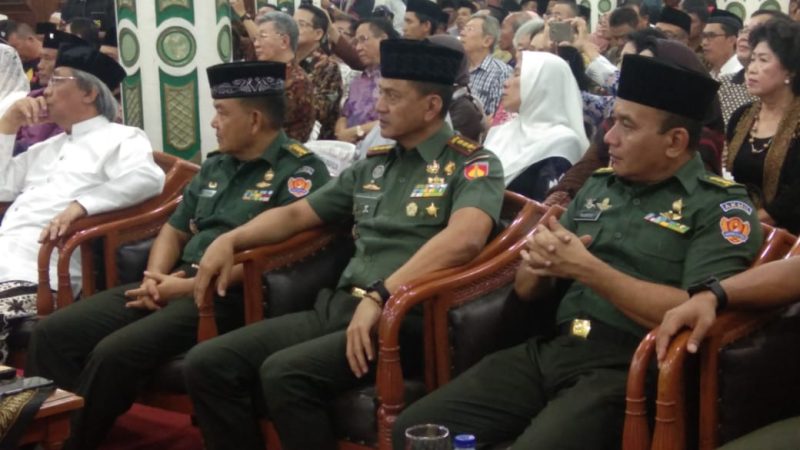 Danrem 071/Wijayakusuma Hadiri Peringatan Hari Pahlawan dan Tasyakuran Harlah Habib Luthfi