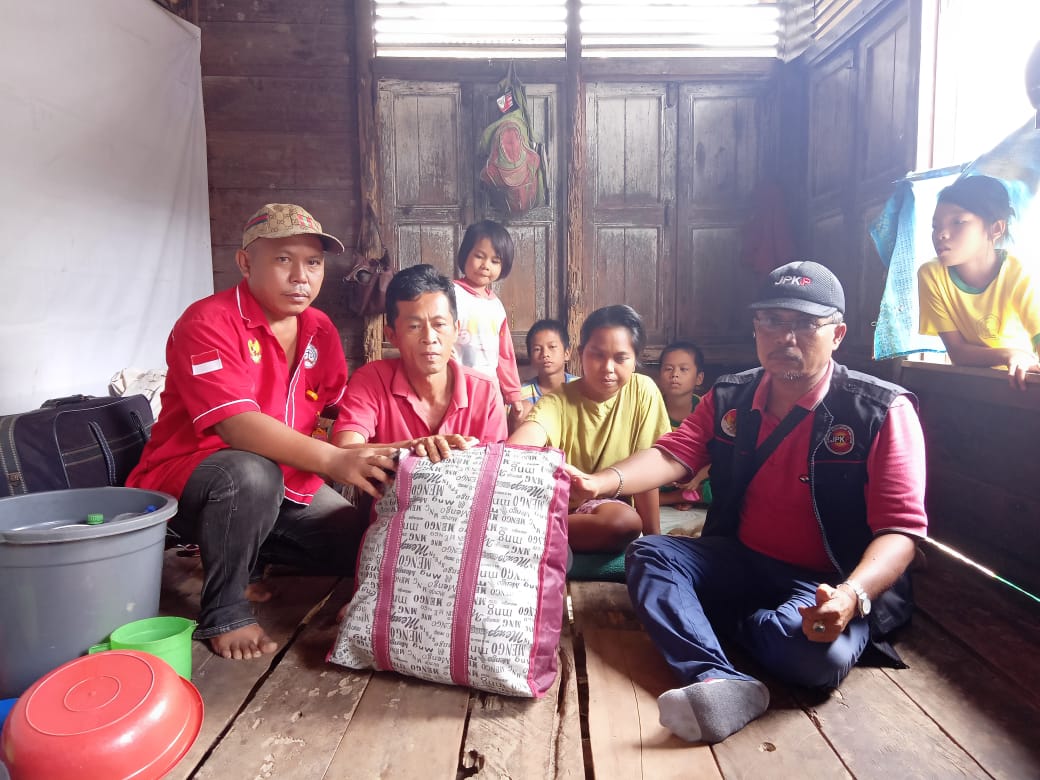 DPD KITA-PD Bersama Audit Investigasi DPW JPKP Sumut Sambangi Warga Kurang Mampu di Kelurahan Sipange
