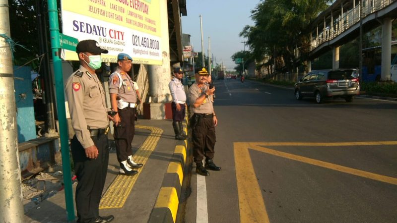 Waka Polsek Metro Penjaringan  Gelar Anggota Protap Gatur Lalin (Lalulintas) Pagi Maupun Sore Rutin