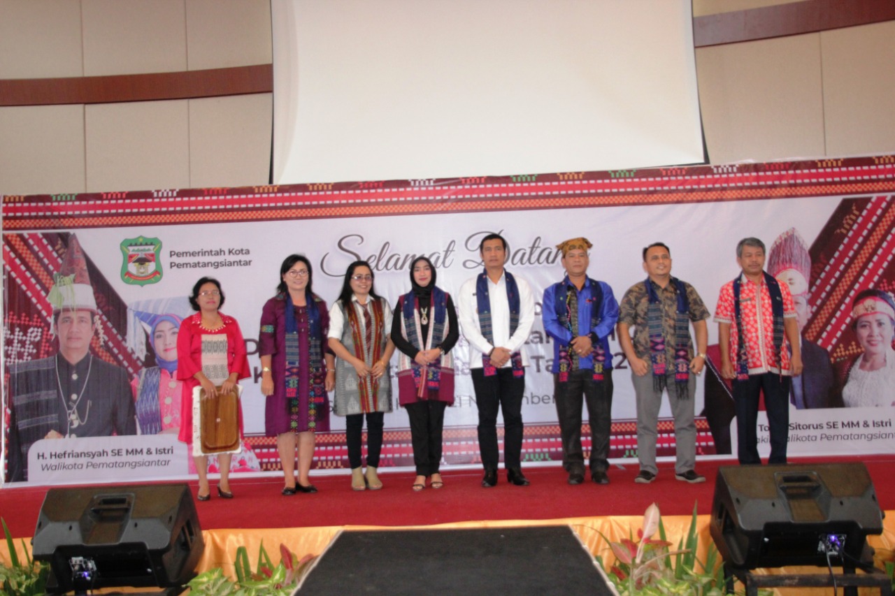 68 Peserta Ikuti Lomba Fashion Show Pada Peringatan Hari Ulos Kota Pematangsiantar