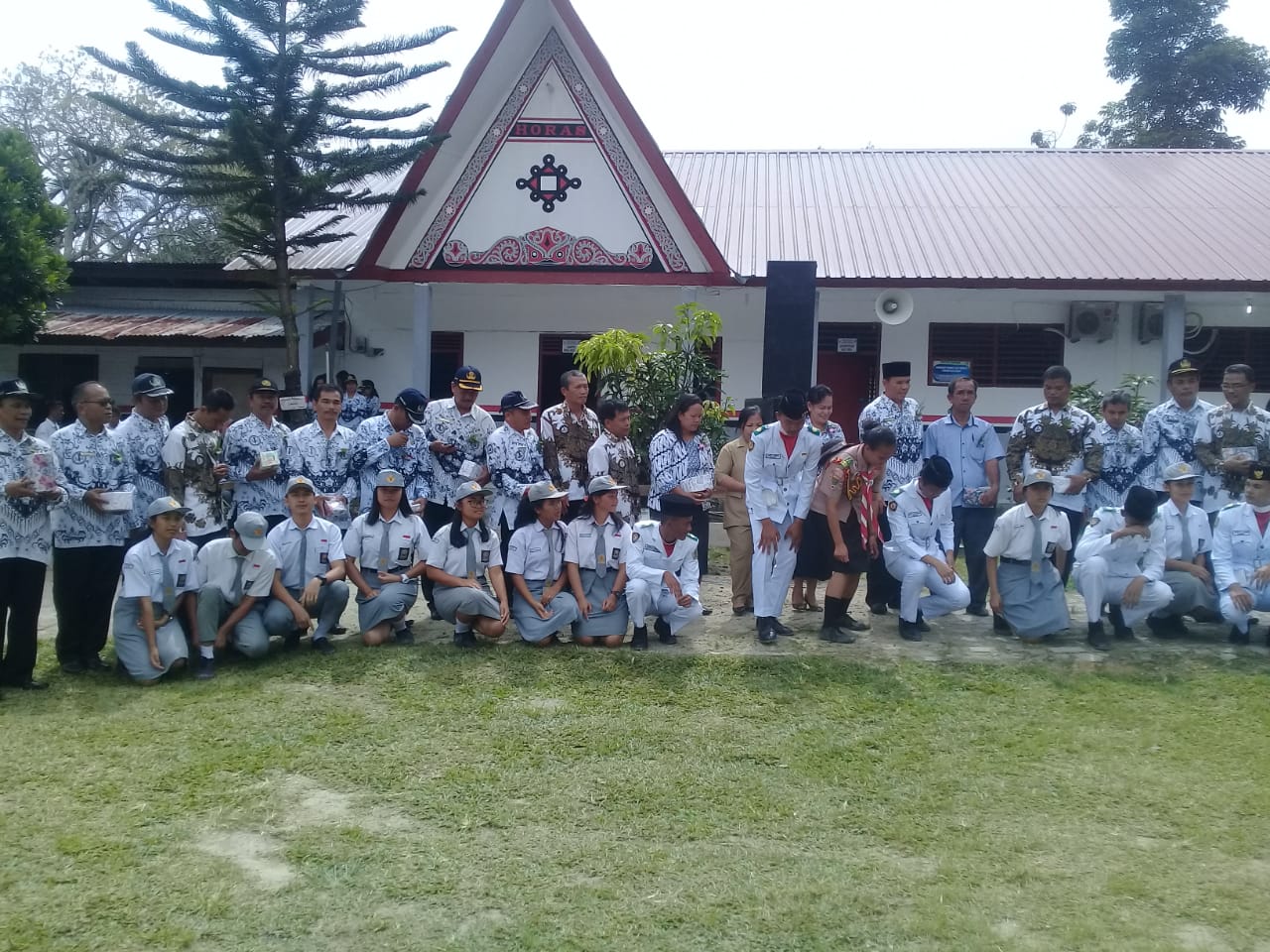 HUT PGRI Dan HGN Ke-74 SLTA Kab Samosir di SMAN Simanindo